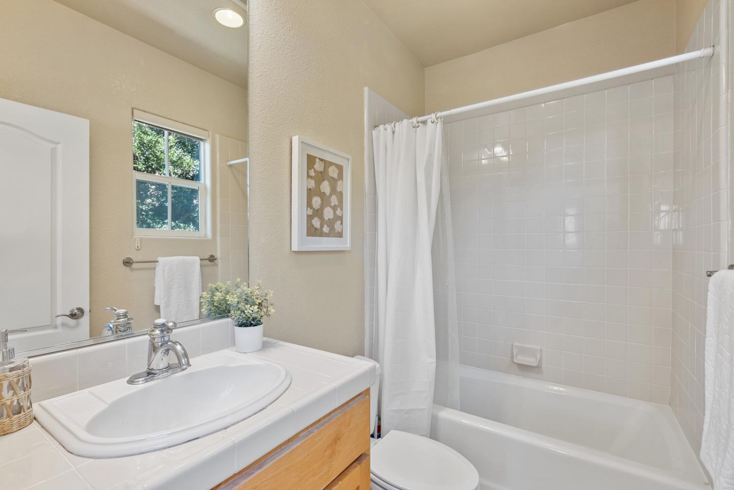 Detail Gallery Image 36 of 55 For 8953 Ironbark St, Gilroy,  CA 95020 - 5 Beds | 4/1 Baths