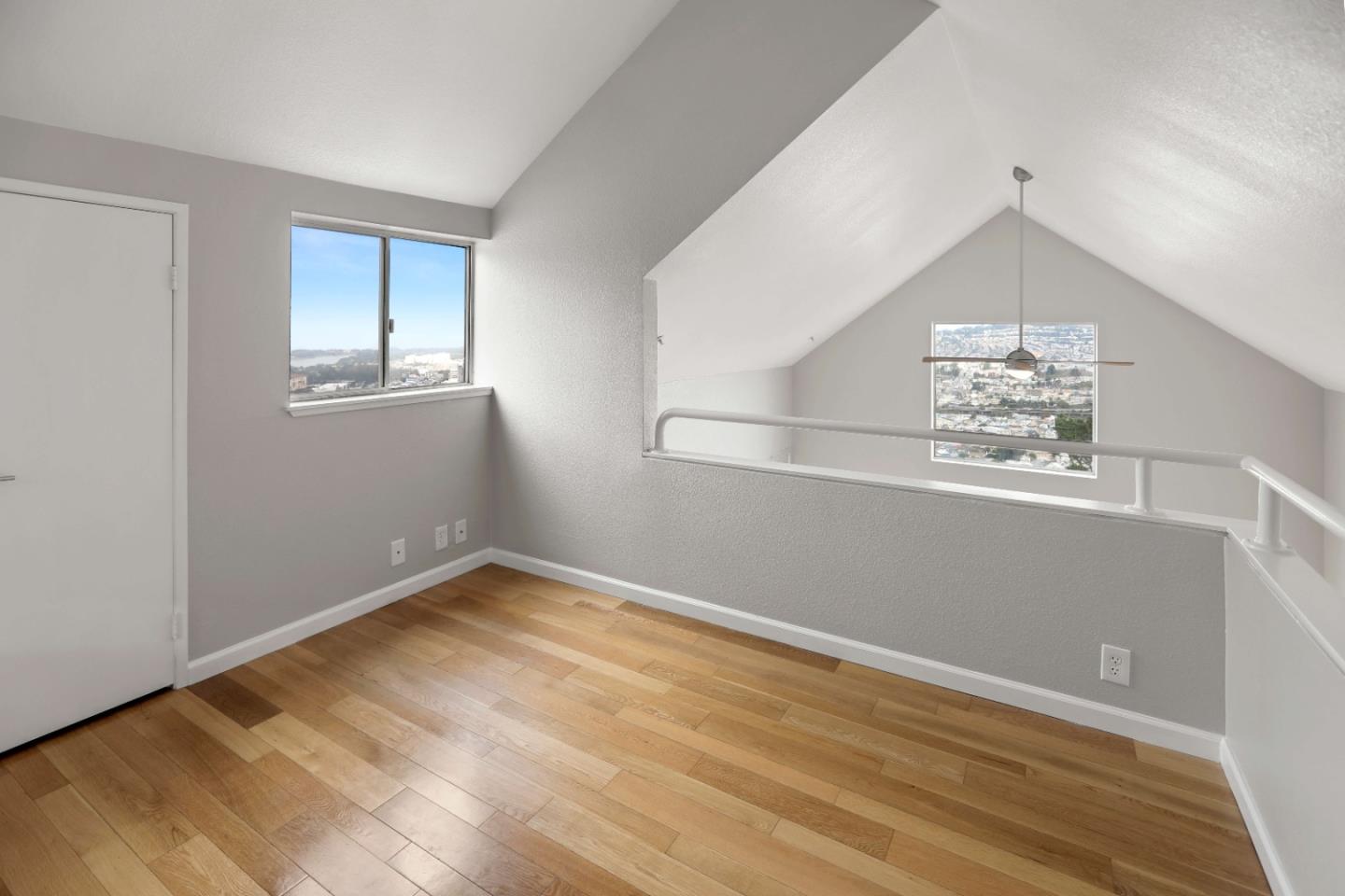 Detail Gallery Image 3 of 32 For 730 Pointe Pacific #5,  Daly City,  CA 94014 - 2 Beds | 2/1 Baths