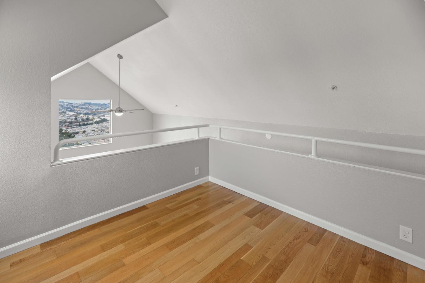 Detail Gallery Image 4 of 32 For 730 Pointe Pacific #5,  Daly City,  CA 94014 - 2 Beds | 2/1 Baths