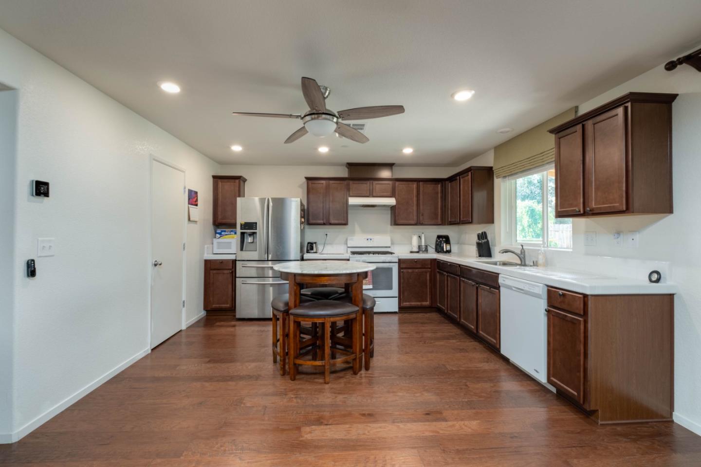 Detail Gallery Image 10 of 28 For 3347 Montego Ave, Stockton,  CA 95205 - 3 Beds | 2/1 Baths