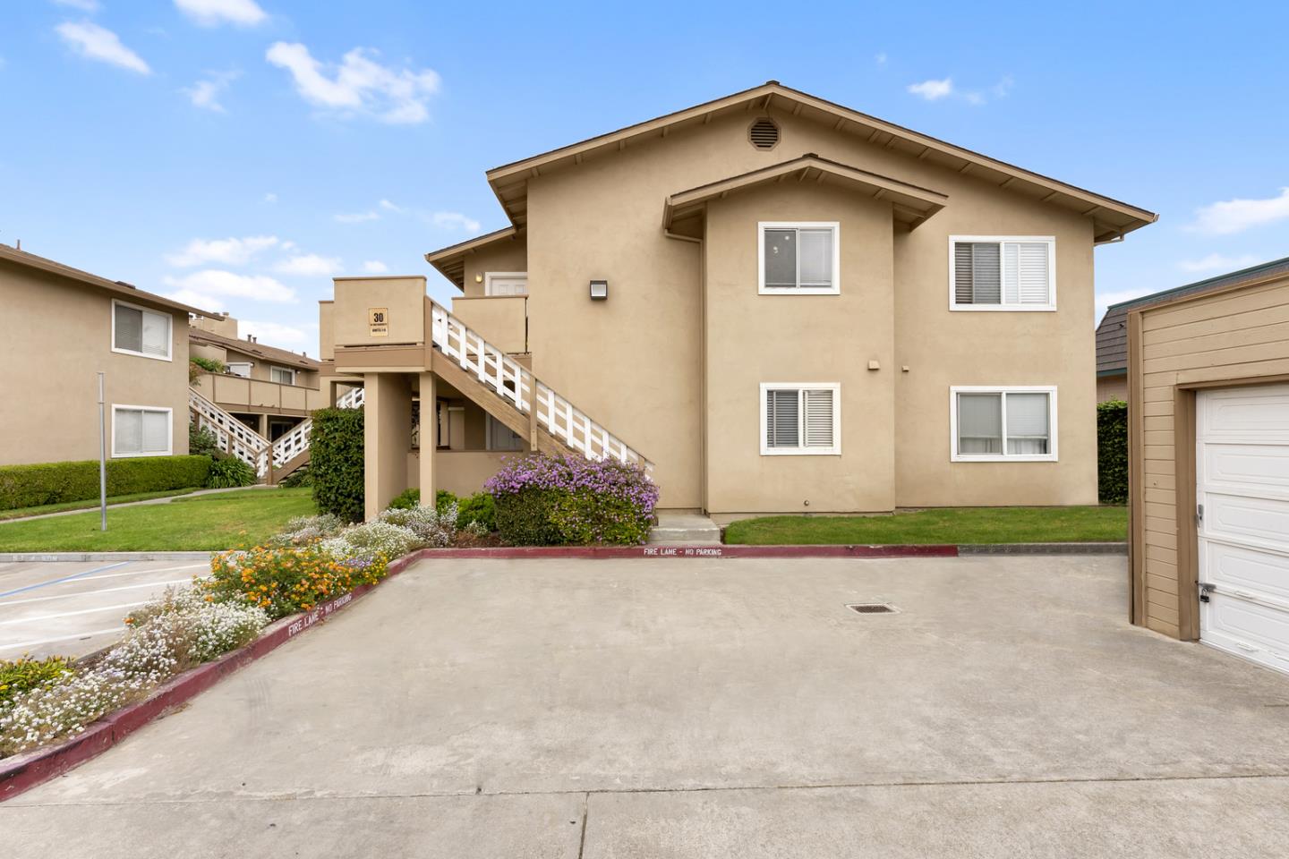 Detail Gallery Image 1 of 1 For 30 W San Joaquin St #6,  Salinas,  CA 93901 - 2 Beds | 1 Baths