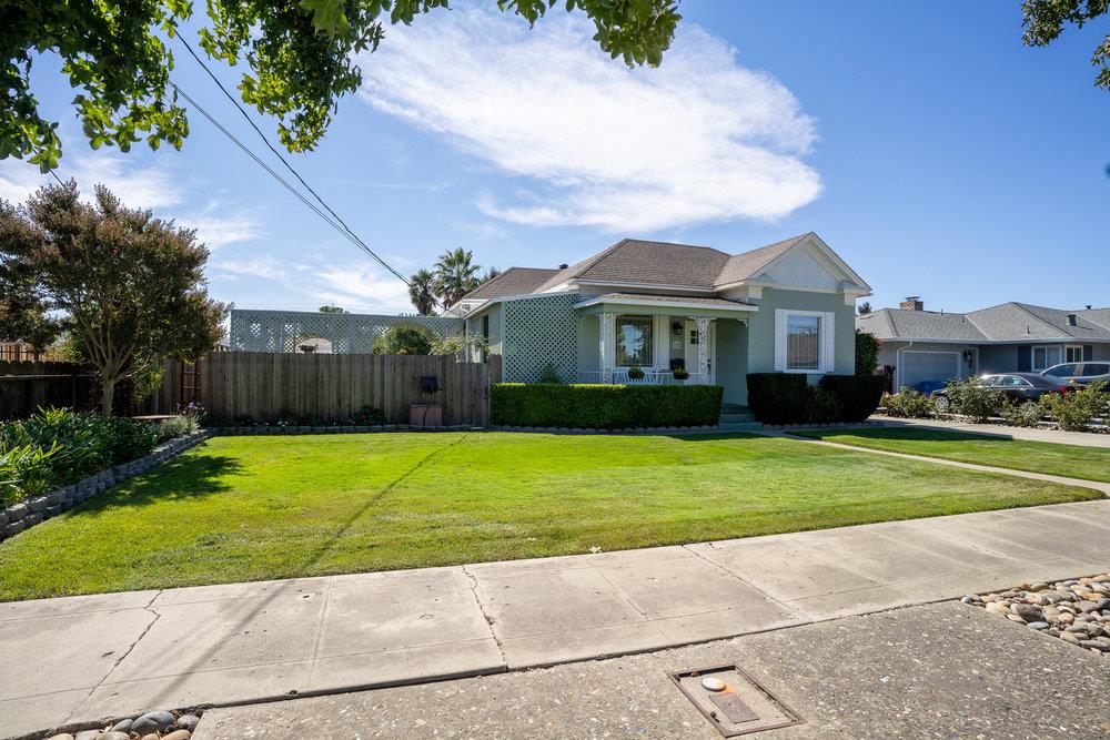 Detail Gallery Image 1 of 1 For 785 7th St, Hollister,  CA 95023 - 3 Beds | 2 Baths