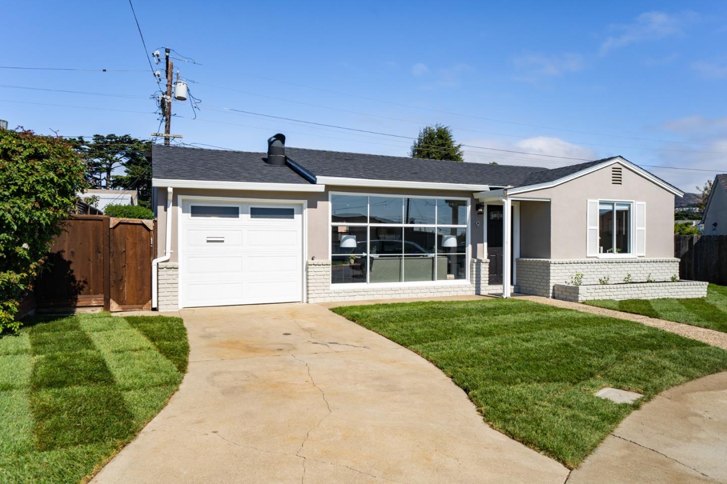 Detail Gallery Image 1 of 1 For 9 Hillcrest Ct, South San Francisco,  CA 94080 - 3 Beds | 2 Baths