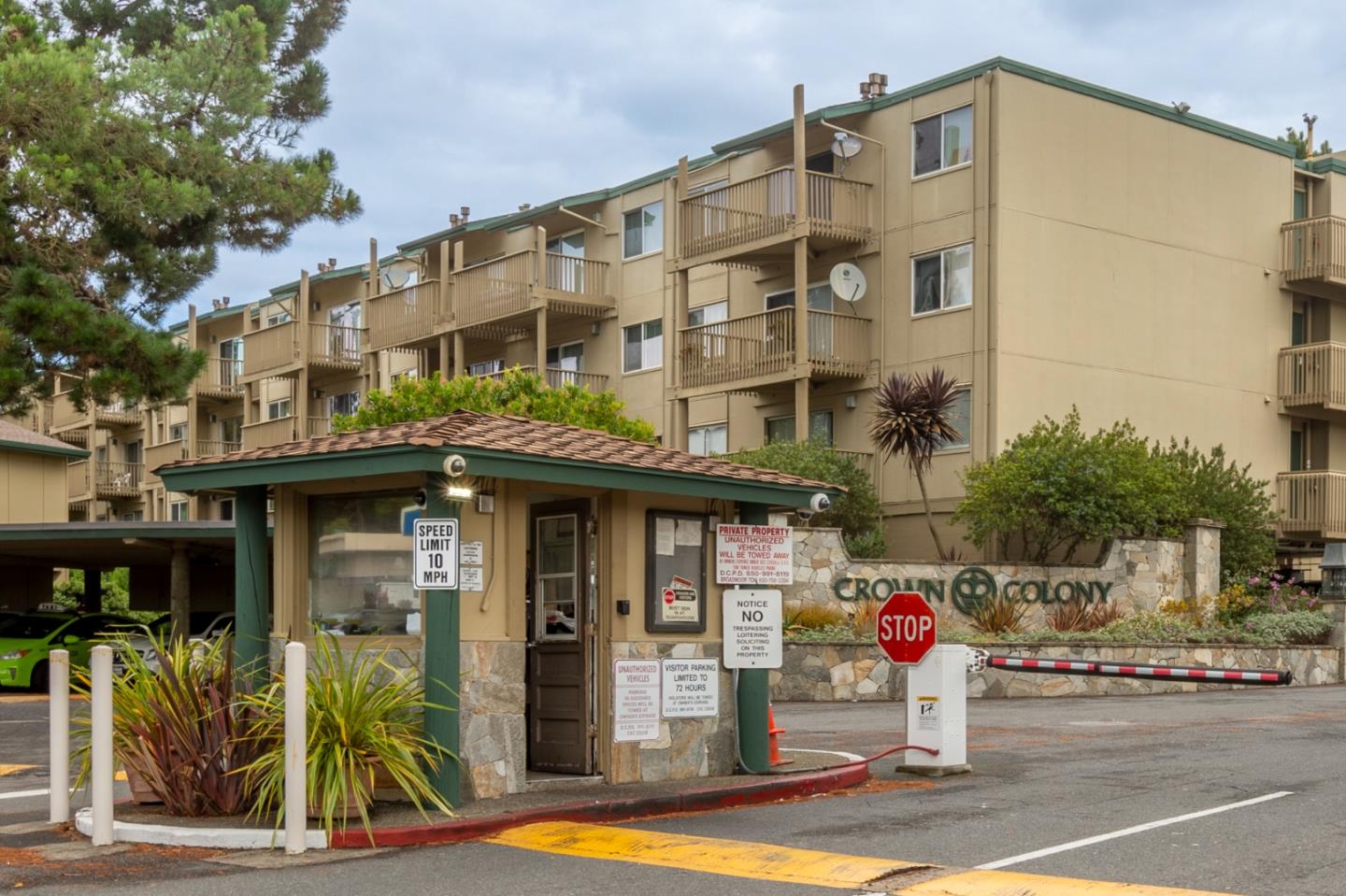 Detail Gallery Image 1 of 19 For 389 Half Moon Ln #12,  Daly City,  CA 94015 - 1 Beds | 1 Baths