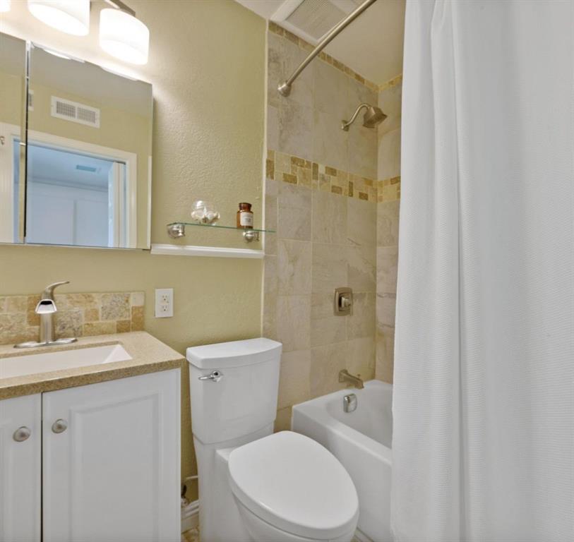 Detail Gallery Image 9 of 11 For 1276 Rosita Rd, Pacifica,  CA 94044 - 2 Beds | 1/1 Baths
