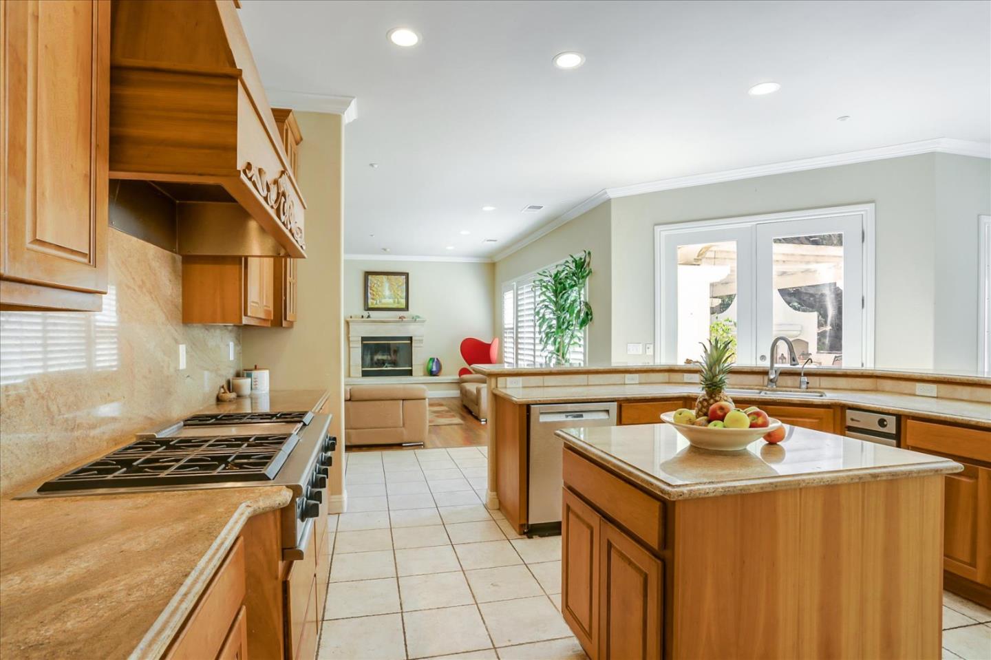 Detail Gallery Image 14 of 61 For 23500 Belmont Cir, Salinas,  CA 93908 - 3 Beds | 3/1 Baths
