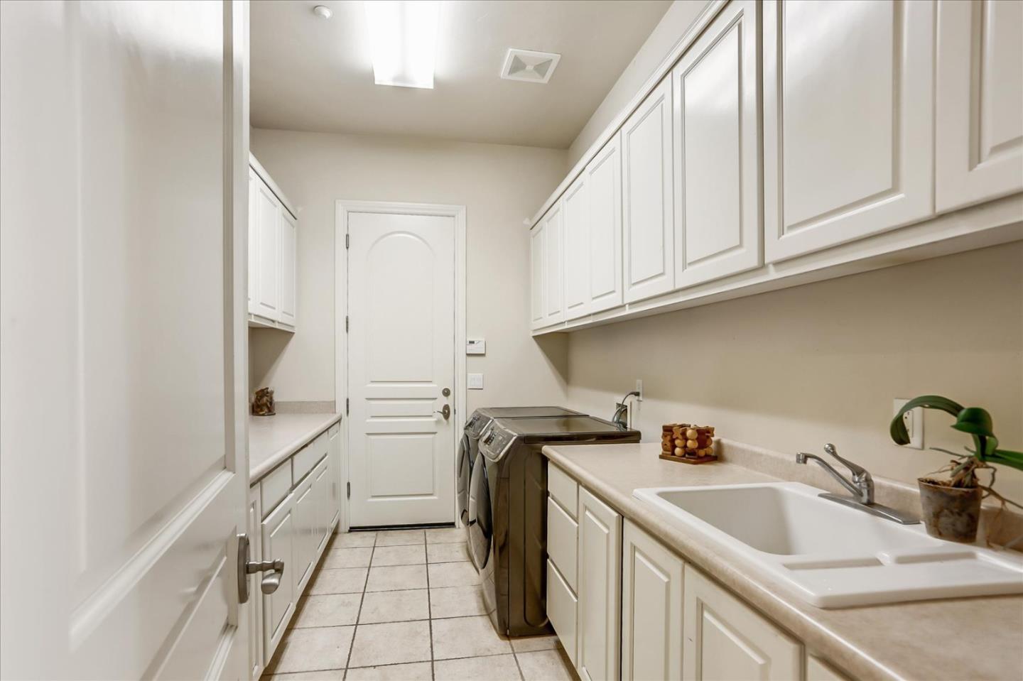 Detail Gallery Image 43 of 61 For 23500 Belmont Cir, Salinas,  CA 93908 - 3 Beds | 3/1 Baths