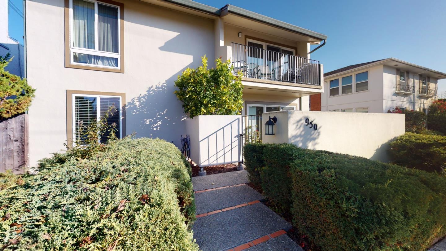 Detail Gallery Image 1 of 1 For 950 Chula Vista Ave #1,  Burlingame,  CA 94010 - 2 Beds | 1 Baths