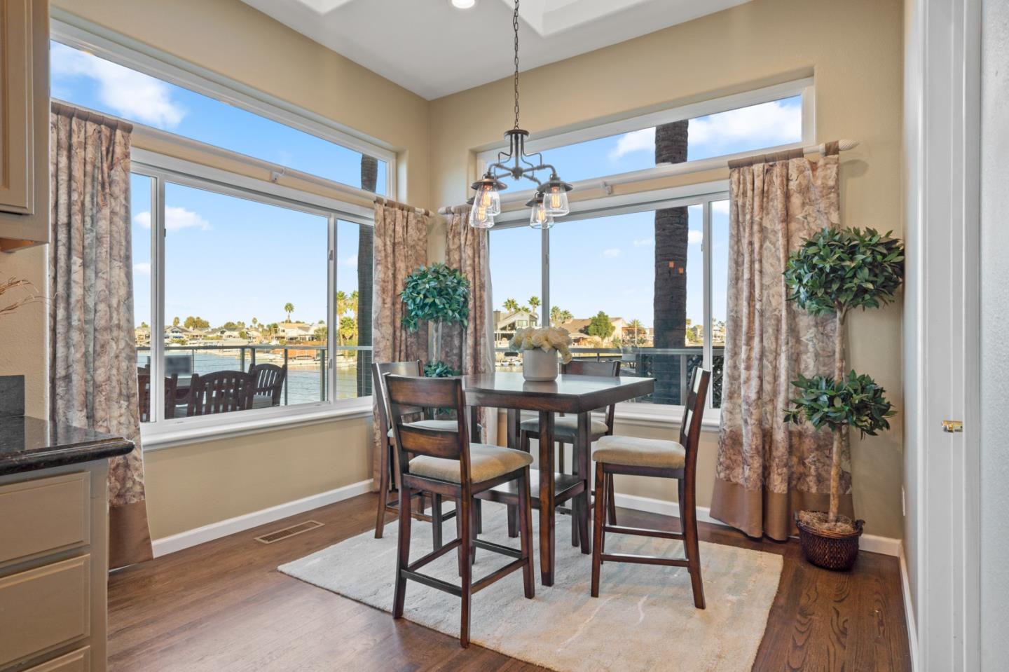 Detail Gallery Image 17 of 67 For 4491 Driftwood Ct, Discovery Bay,  CA 94505 - 5 Beds | 4/1 Baths