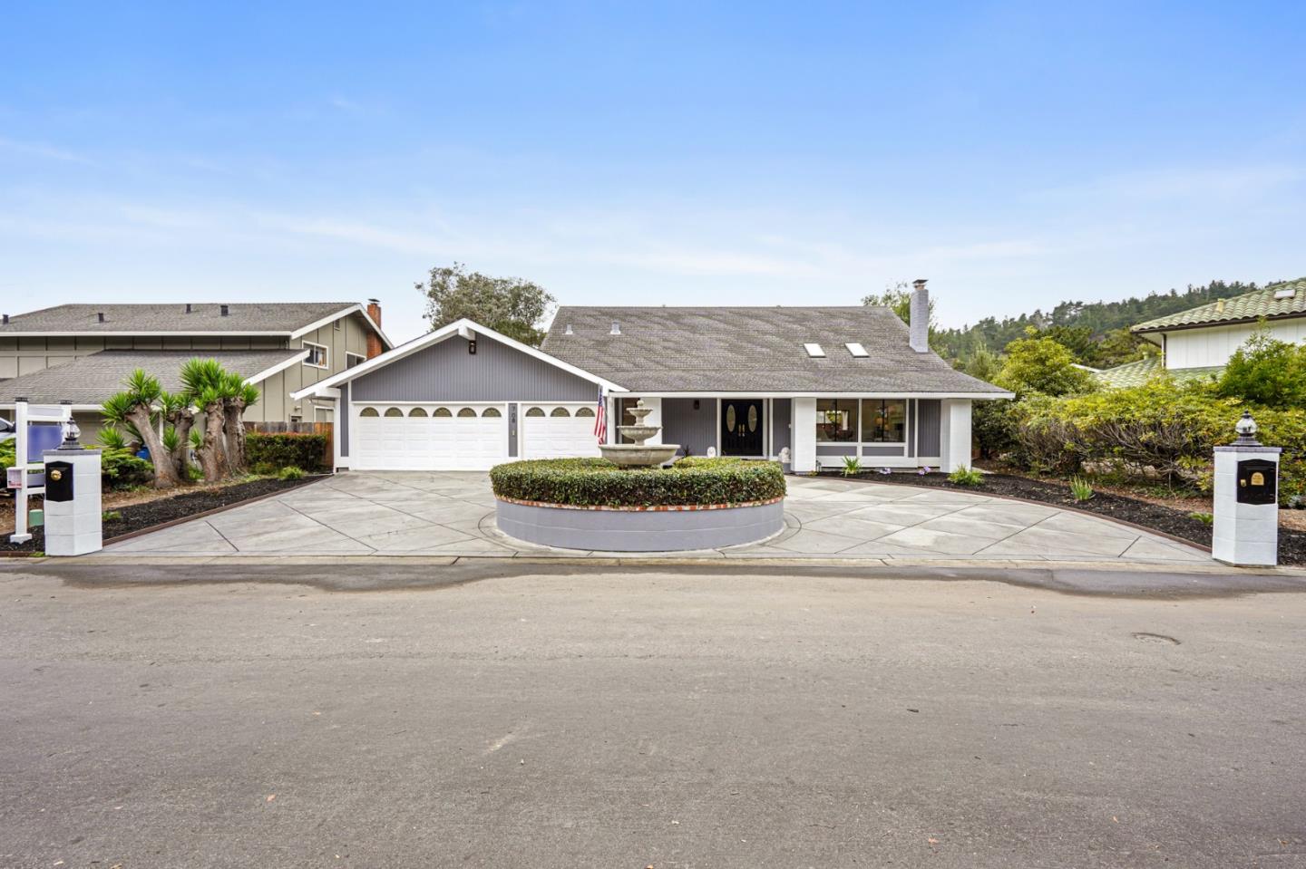 Detail Gallery Image 4 of 56 For 708 Le Mans Way, Half Moon Bay,  CA 94019 - 4 Beds | 3 Baths