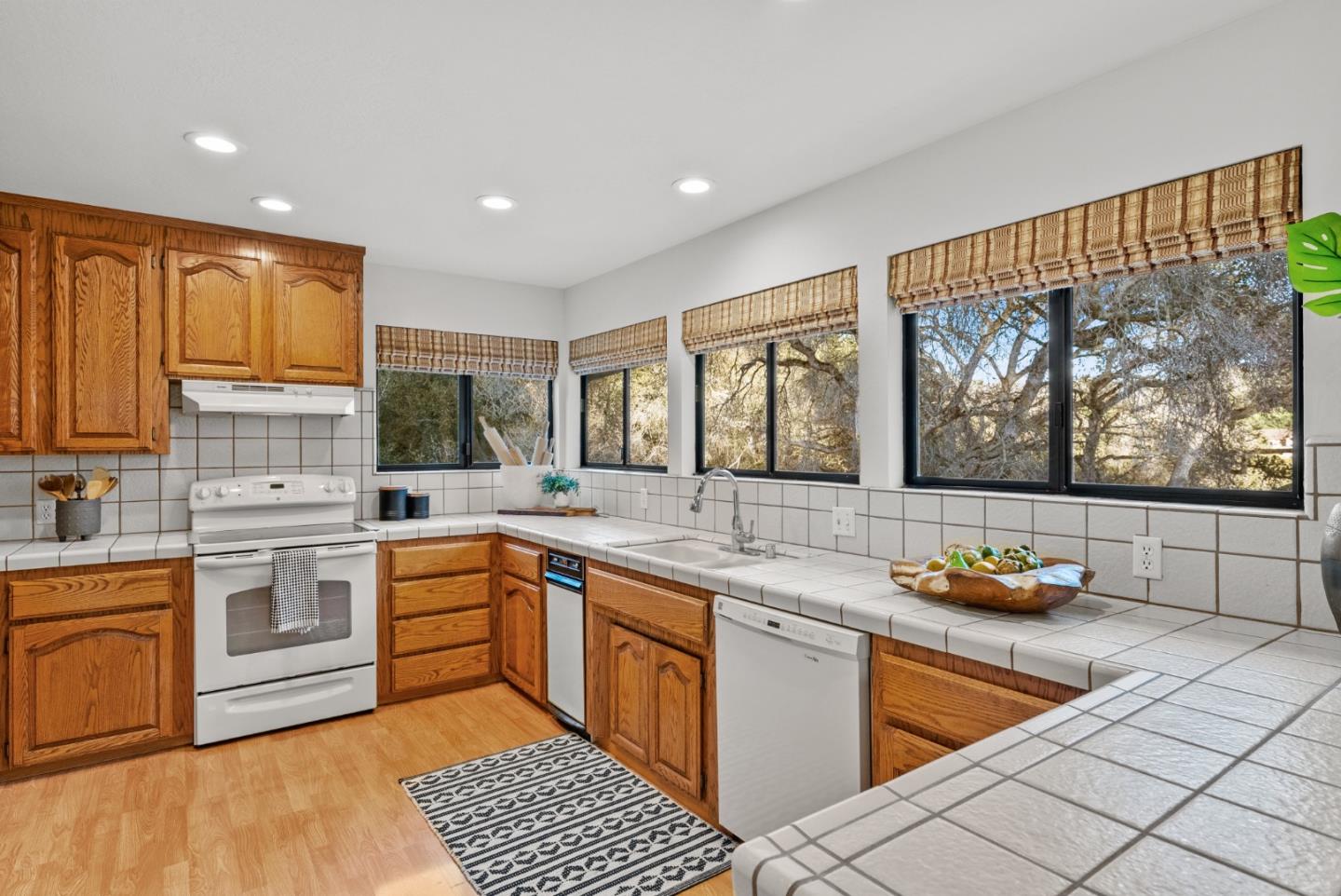 Detail Gallery Image 18 of 95 For 8935 Coker Rd, Salinas,  CA 93907 - 7 Beds | 6 Baths