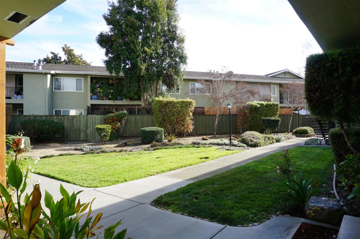 Detail Gallery Image 1 of 1 For 3598 Payne Ave #4,  San Jose,  CA 95117 - 3 Beds | 2 Baths