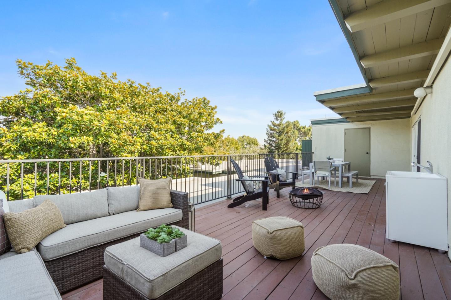 Detail Gallery Image 1 of 1 For 819 N Humboldt St #402,  San Mateo,  CA 94401 - 2 Beds | 2 Baths