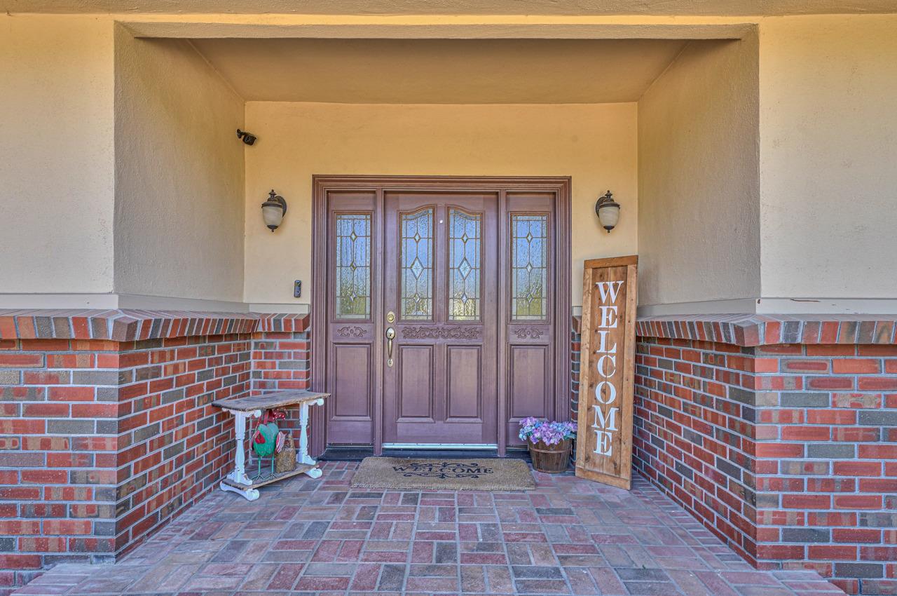 Detail Gallery Image 1 of 59 For 18590 Ranchito Del Rio Dr, Salinas,  CA 93908 - 4 Beds | 3 Baths