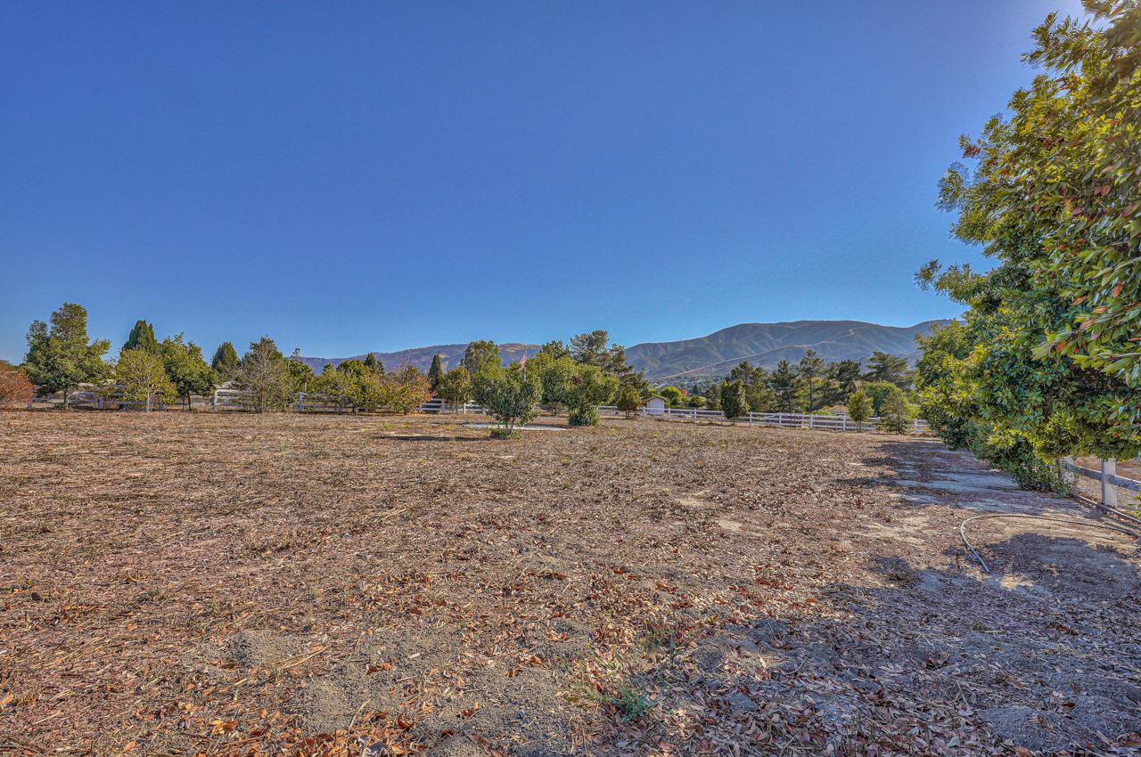 Detail Gallery Image 12 of 59 For 18590 Ranchito Del Rio Dr, Salinas,  CA 93908 - 4 Beds | 3 Baths