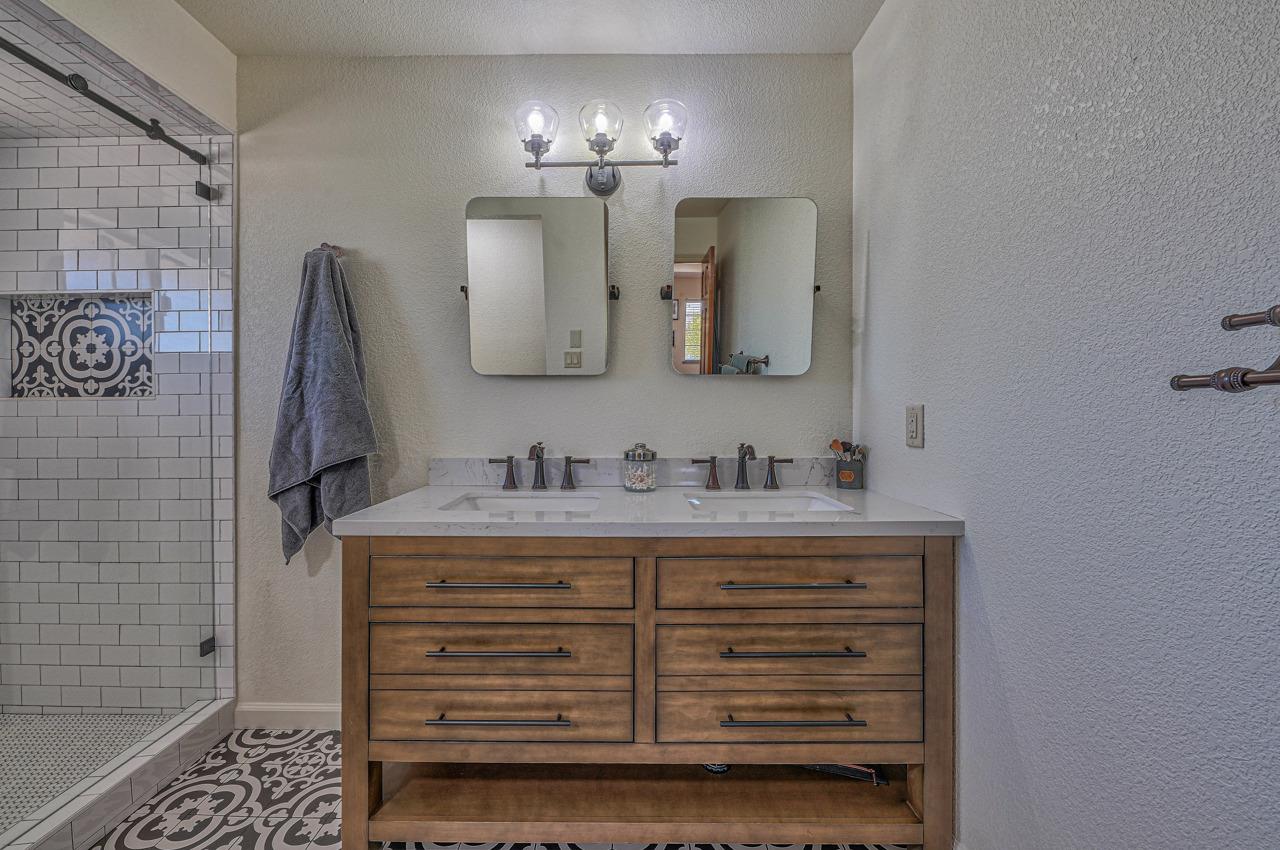 Detail Gallery Image 33 of 59 For 18590 Ranchito Del Rio Dr, Salinas,  CA 93908 - 4 Beds | 3 Baths
