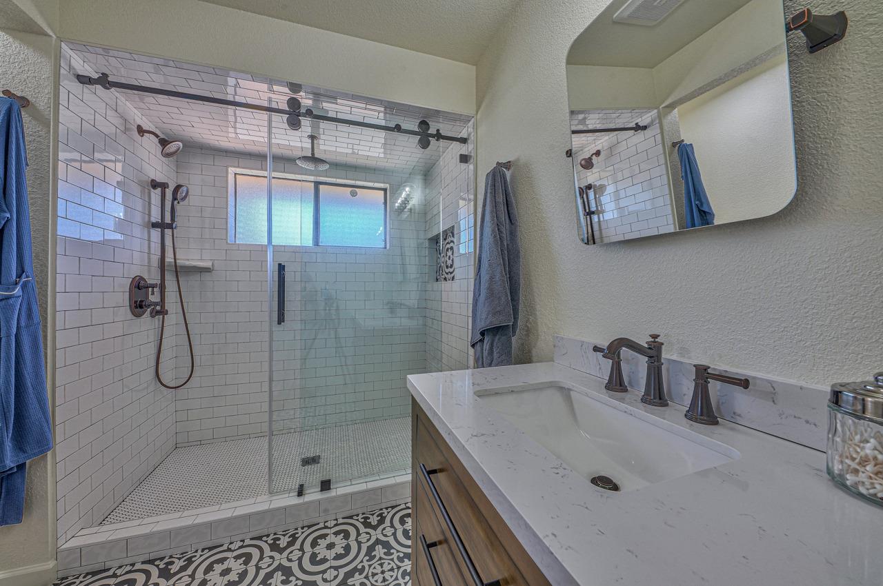 Detail Gallery Image 34 of 59 For 18590 Ranchito Del Rio Dr, Salinas,  CA 93908 - 4 Beds | 3 Baths