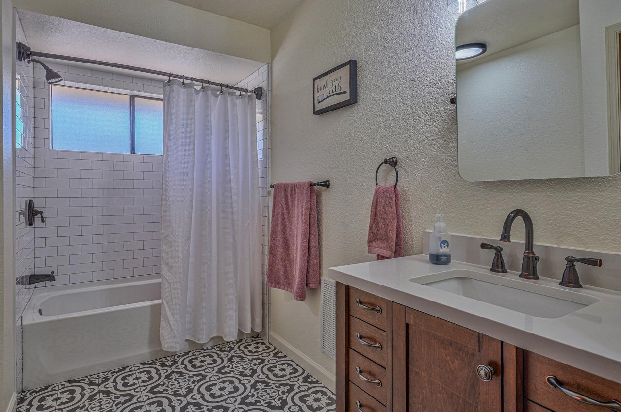 Detail Gallery Image 40 of 59 For 18590 Ranchito Del Rio Dr, Salinas,  CA 93908 - 4 Beds | 3 Baths