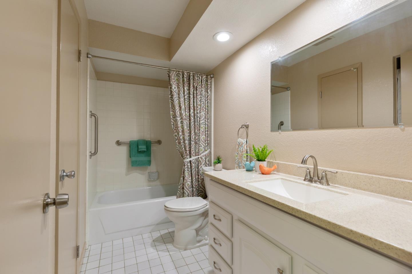 Detail Gallery Image 15 of 23 For 79 Pelican Ln, Redwood City,  CA 94065 - 2 Beds | 2 Baths