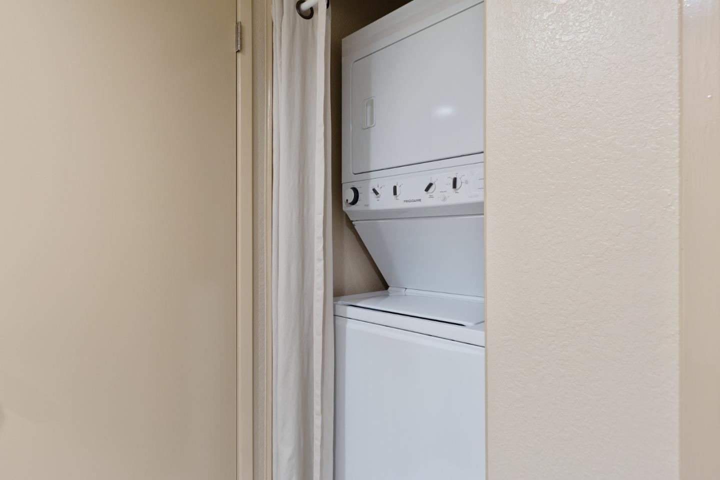 Detail Gallery Image 16 of 23 For 79 Pelican Ln, Redwood City,  CA 94065 - 2 Beds | 2 Baths
