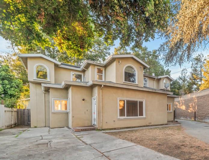 Detail Gallery Image 1 of 1 For 2033 Poplar Ave, East Palo Alto,  CA 94303 - 3 Beds | 3/1 Baths