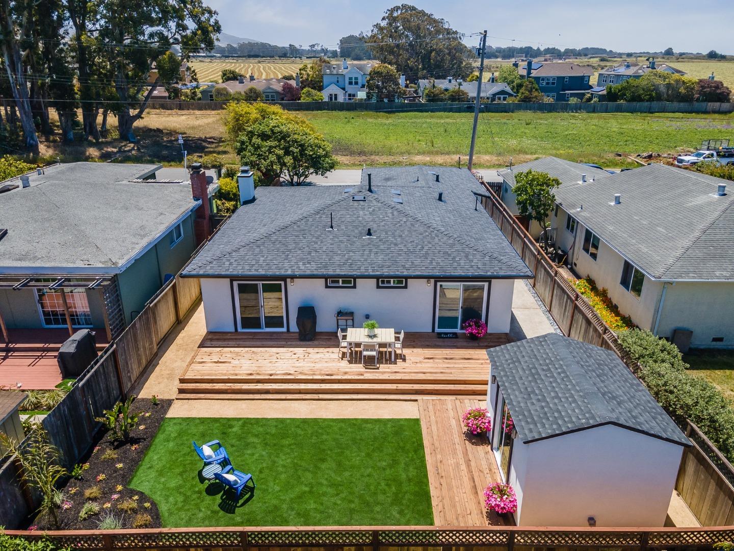 Detail Gallery Image 1 of 1 For 429 Magnolia St, Half Moon Bay,  CA 94019 - 3 Beds | 2 Baths