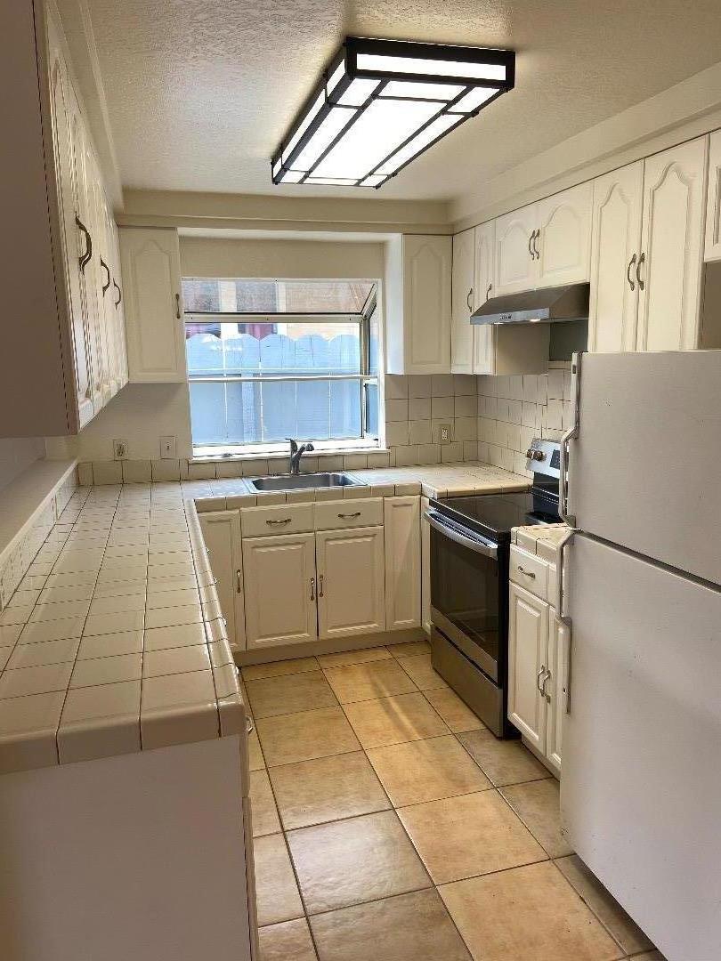 1693 Goodwin St, Seaside, CA 93955 photo 12