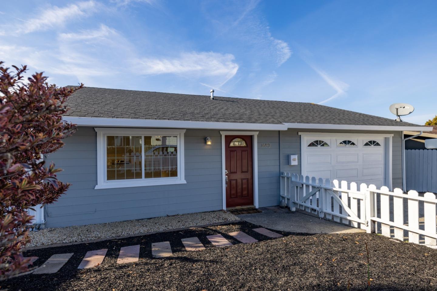 1693 Goodwin St, Seaside, CA 93955 photo 2