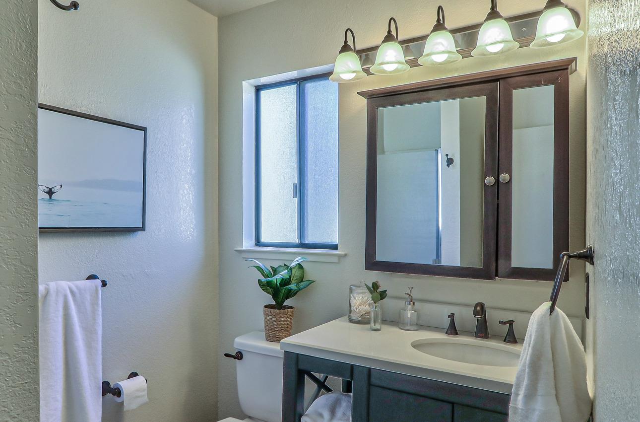 Detail Gallery Image 18 of 23 For 402 Watson St #8,  Monterey,  CA 93940 - 2 Beds | 2 Baths