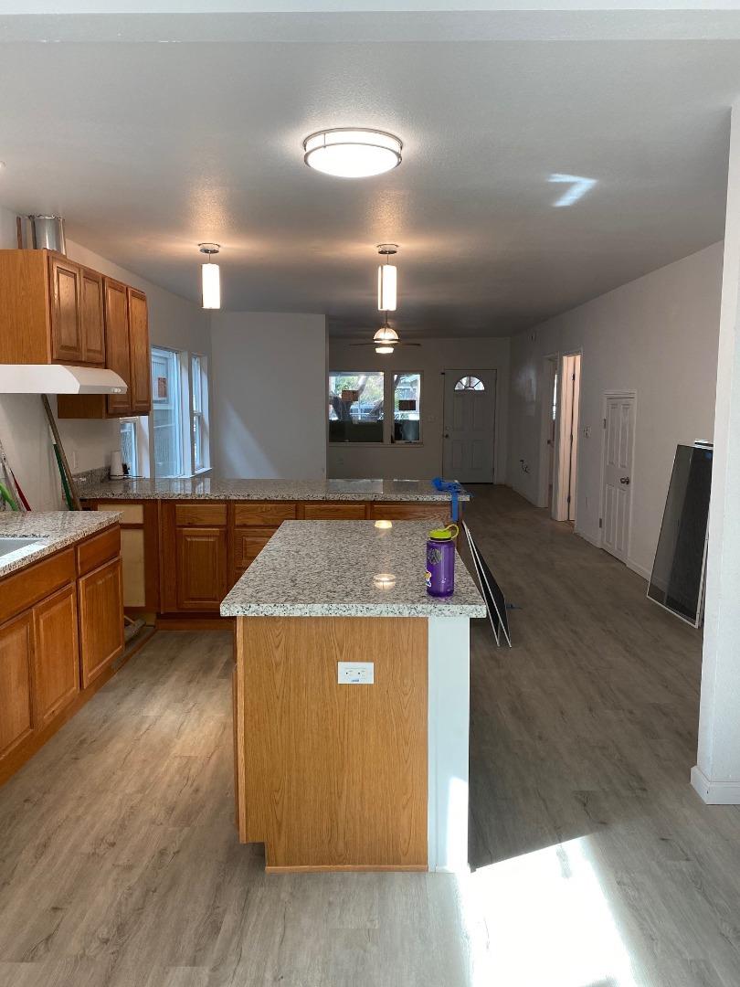 Detail Gallery Image 5 of 22 For 3778 Manila Ave, Oakland,  CA 94609 - 4 Beds | 2/1 Baths