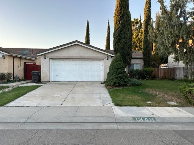 Detail Gallery Image 1 of 1 For 1340 Lloyd Thayer Cir, Stockton,  CA 95206 - 3 Beds | 2 Baths