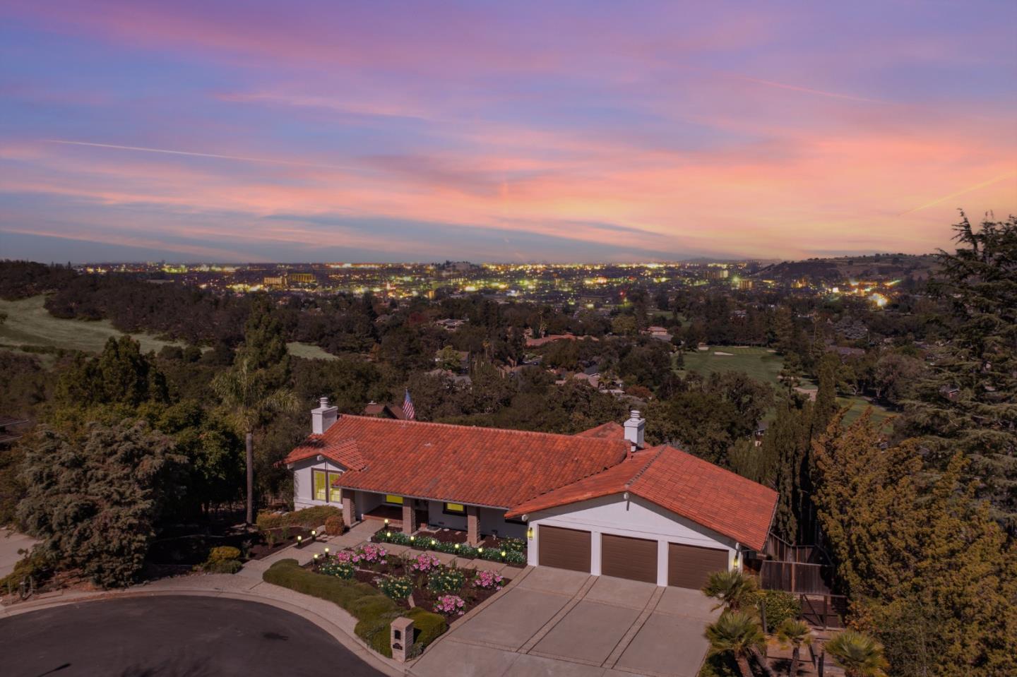 Detail Gallery Image 1 of 1 For 6745 Lookout Bnd, San Jose,  CA 95120 - 4 Beds | 2/1 Baths