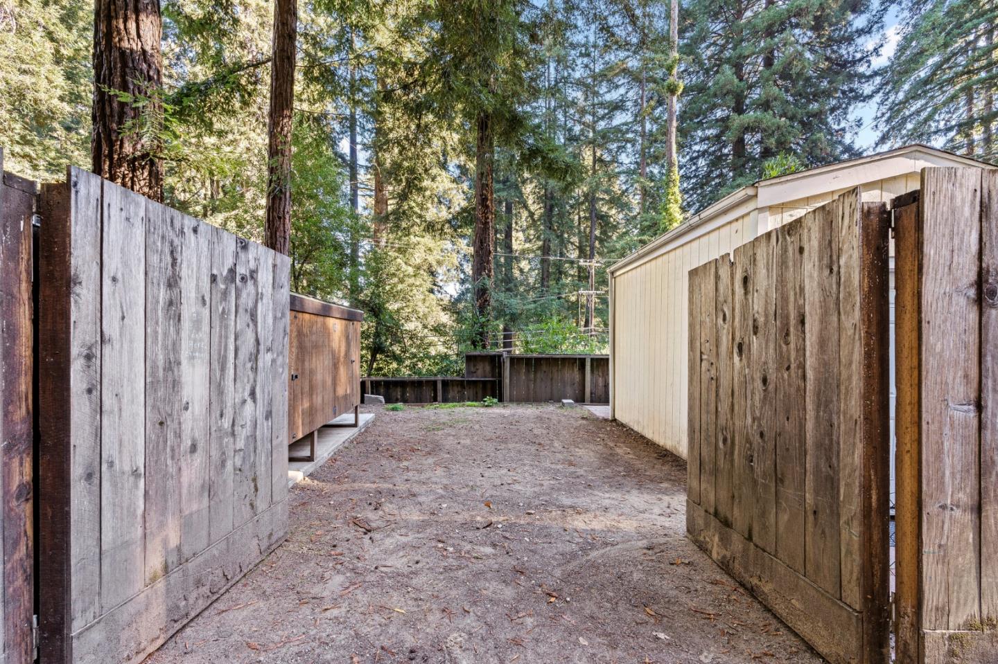 Detail Gallery Image 25 of 44 For 140 Lakeview Dr, Felton,  CA 95018 - 2 Beds | 1/1 Baths