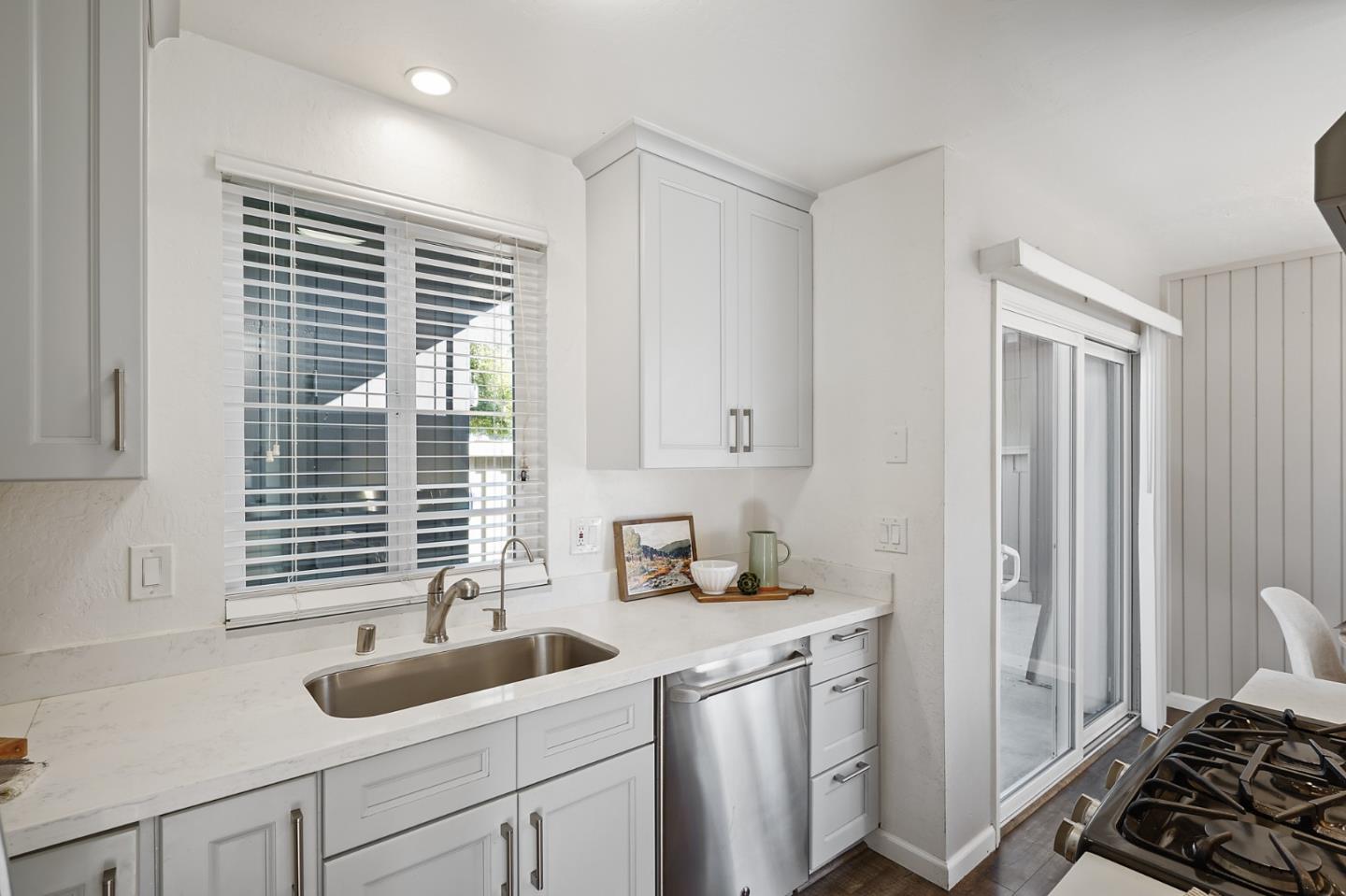 Detail Gallery Image 17 of 38 For 43 Gladys Ave, Mountain View,  CA 94043 - 2 Beds | 2 Baths