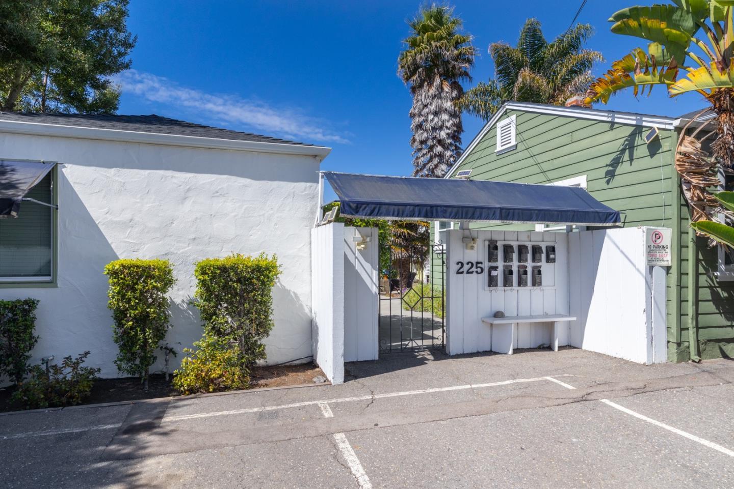 Detail Gallery Image 5 of 67 For 225-241 7th Ave, Santa Cruz,  CA 95062 - 15 Beds | 13 Baths
