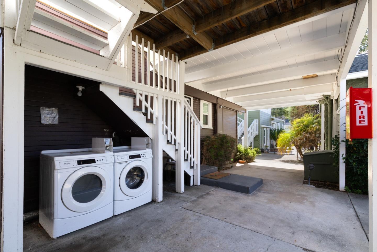 Detail Gallery Image 52 of 67 For 225-241 7th Ave, Santa Cruz,  CA 95062 - 15 Beds | 13 Baths