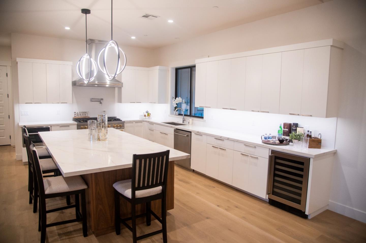 Detail Gallery Image 7 of 62 For 307 Pacheco Creek Ln, Hollister,  CA 95023 - 4 Beds | 3 Baths