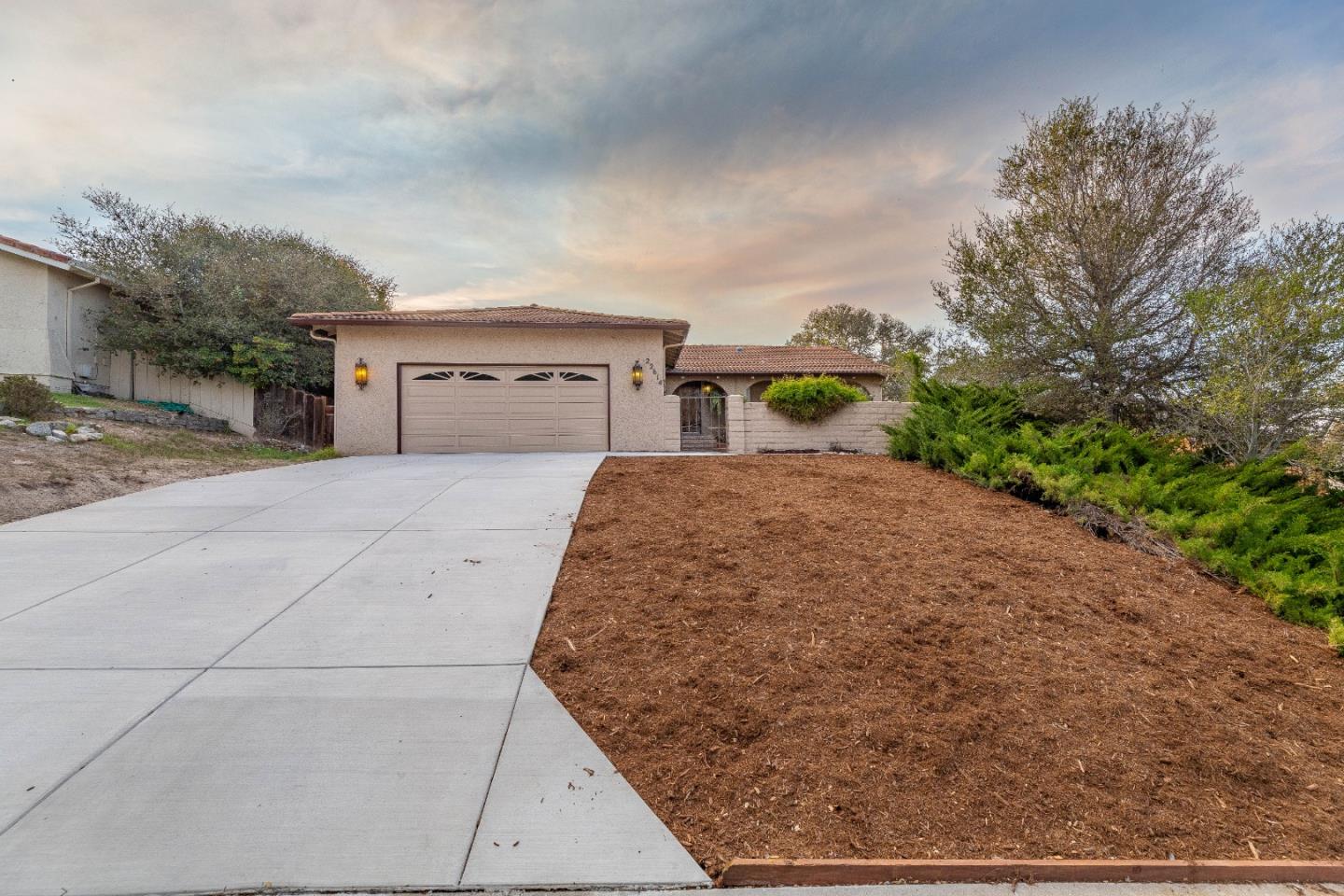 Detail Gallery Image 1 of 1 For 22614 Oak Canyon Rd, Salinas,  CA 93908 - 3 Beds | 2 Baths