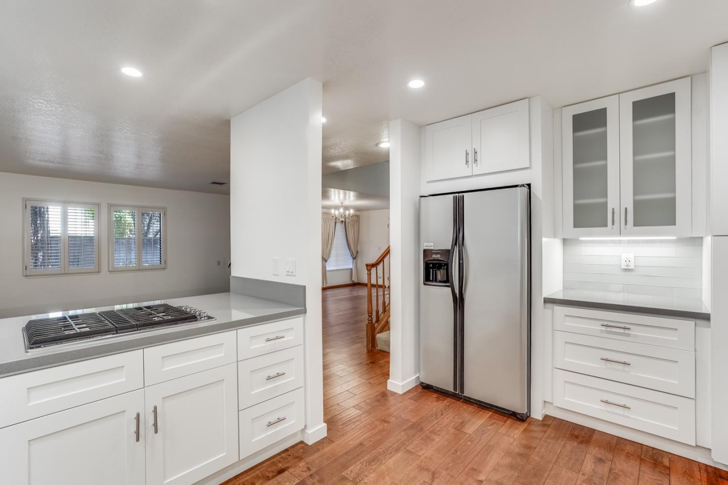 Detail Gallery Image 1 of 1 For 1831 Kentfield Ave, Redwood City,  CA 94061 - 3 Beds | 2/1 Baths