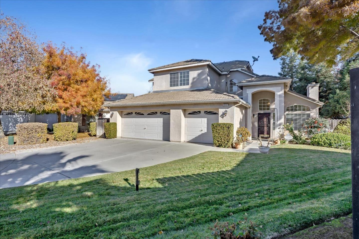 Detail Gallery Image 1 of 1 For 6442 N Ellendale, Fresno,  CA 93722 - 4 Beds | 3 Baths