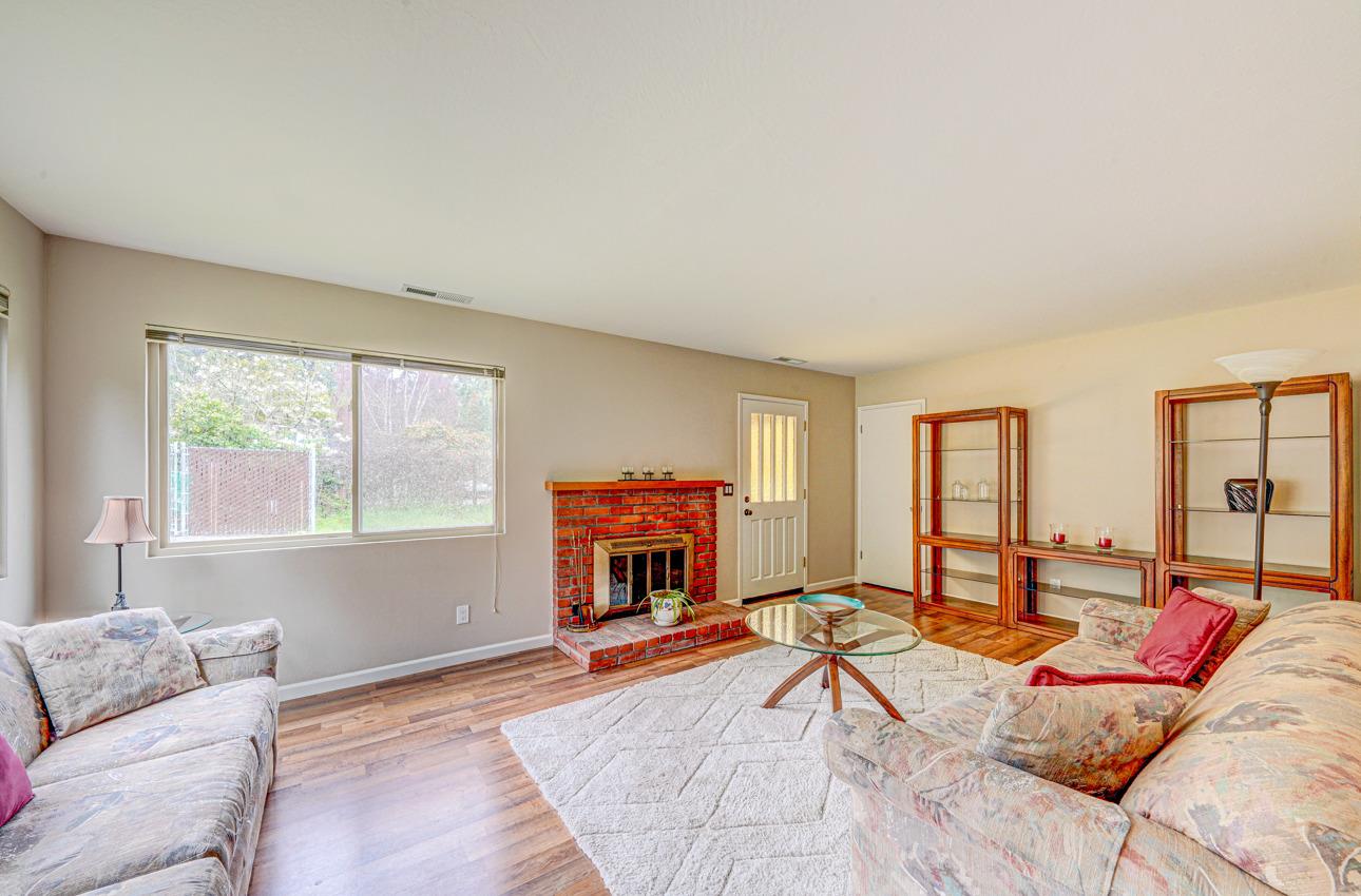 Detail Gallery Image 6 of 34 For 998 Madison St, Monterey,  CA 93940 - 4 Beds | 2 Baths