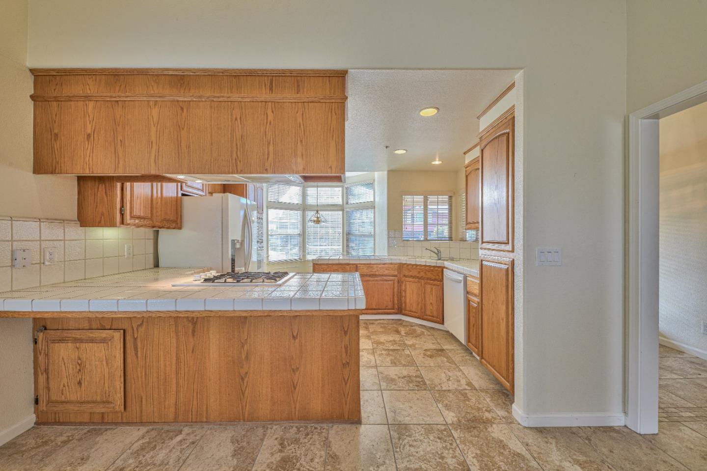 Detail Gallery Image 11 of 33 For 1641 Harrod Way, Salinas,  CA 93906 - 4 Beds | 2 Baths