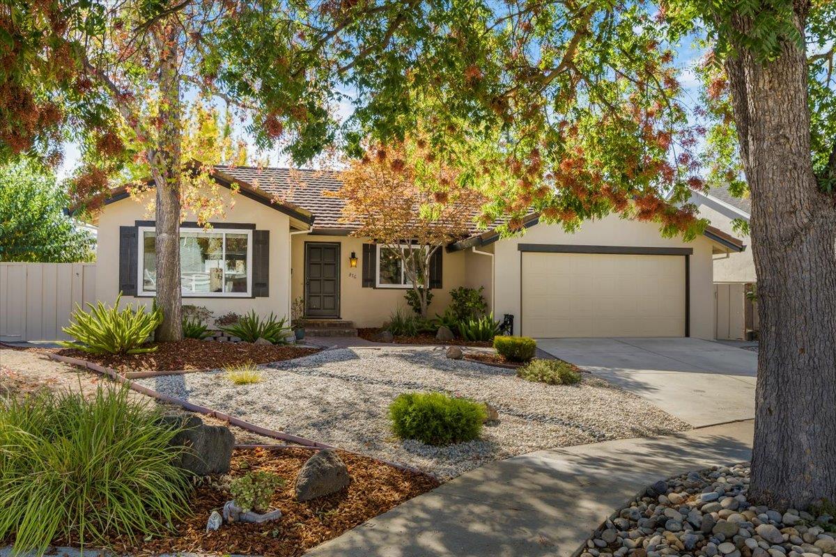 876 Renton Ct, San Jose, CA 95123 4 Beds 2 Baths (Sold