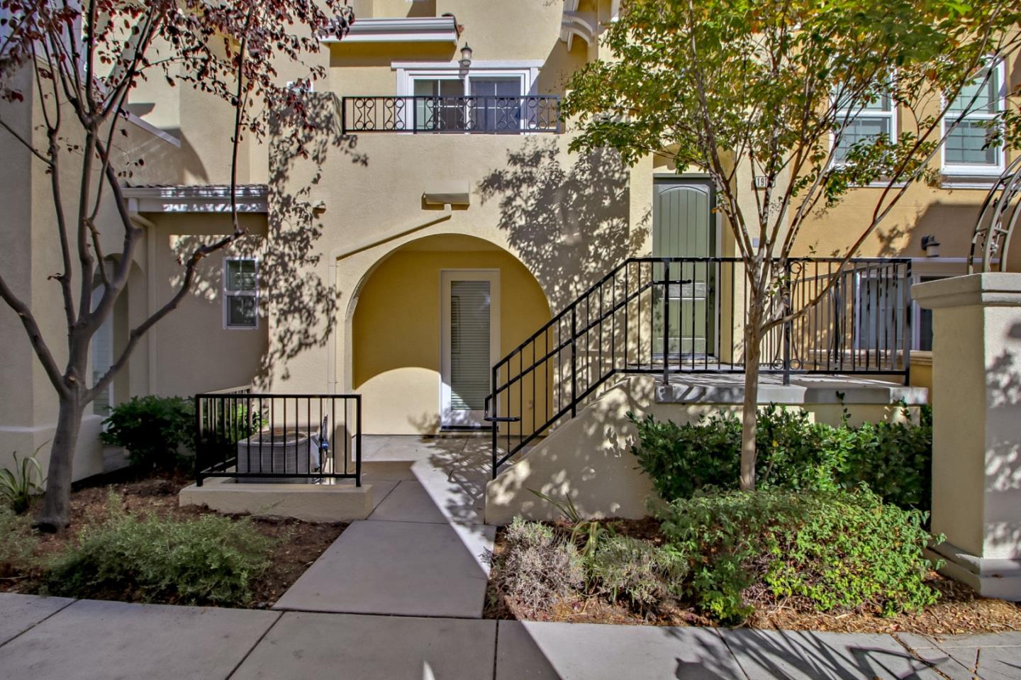 Detail Gallery Image 1 of 1 For 1930 Hillebrant Pl, Santa Clara,  CA 95050 - 3 Beds | 3/1 Baths