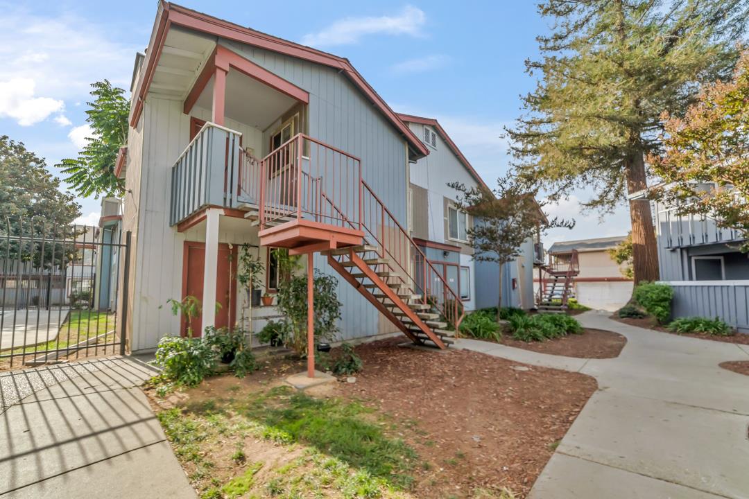 Detail Gallery Image 1 of 1 For 96 Rancho Dr #E,  San Jose,  CA 95111 - 2 Beds | 2 Baths