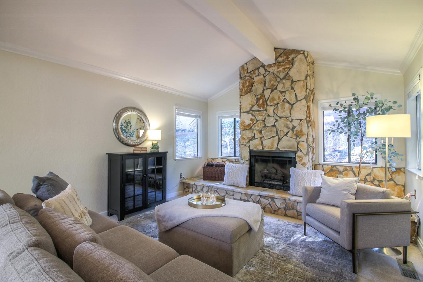 Detail Gallery Image 9 of 61 For 2820 Holiday Ct, Morgan Hill,  CA 95037 - 6 Beds | 4 Baths