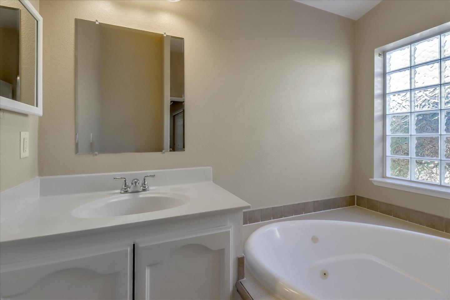 Detail Gallery Image 19 of 30 For 625 Shadow Creek Dr #625,  San Jose,  CA 95136 - 3 Beds | 2 Baths