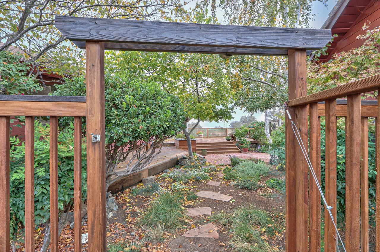 Detail Gallery Image 38 of 65 For 1965 Hayes Ln, San Martin,  CA 95046 - 4 Beds | 3/1 Baths
