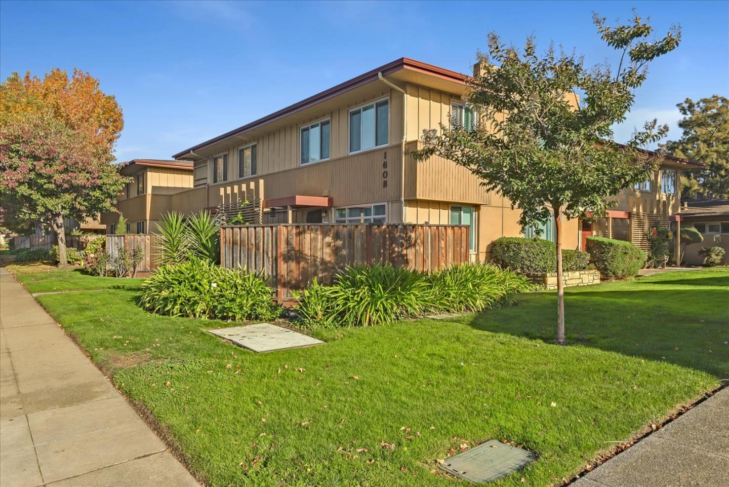 Detail Gallery Image 1 of 1 For 1608 Marina Ct #C,  San Mateo,  CA 94403 - 3 Beds | 1 Baths