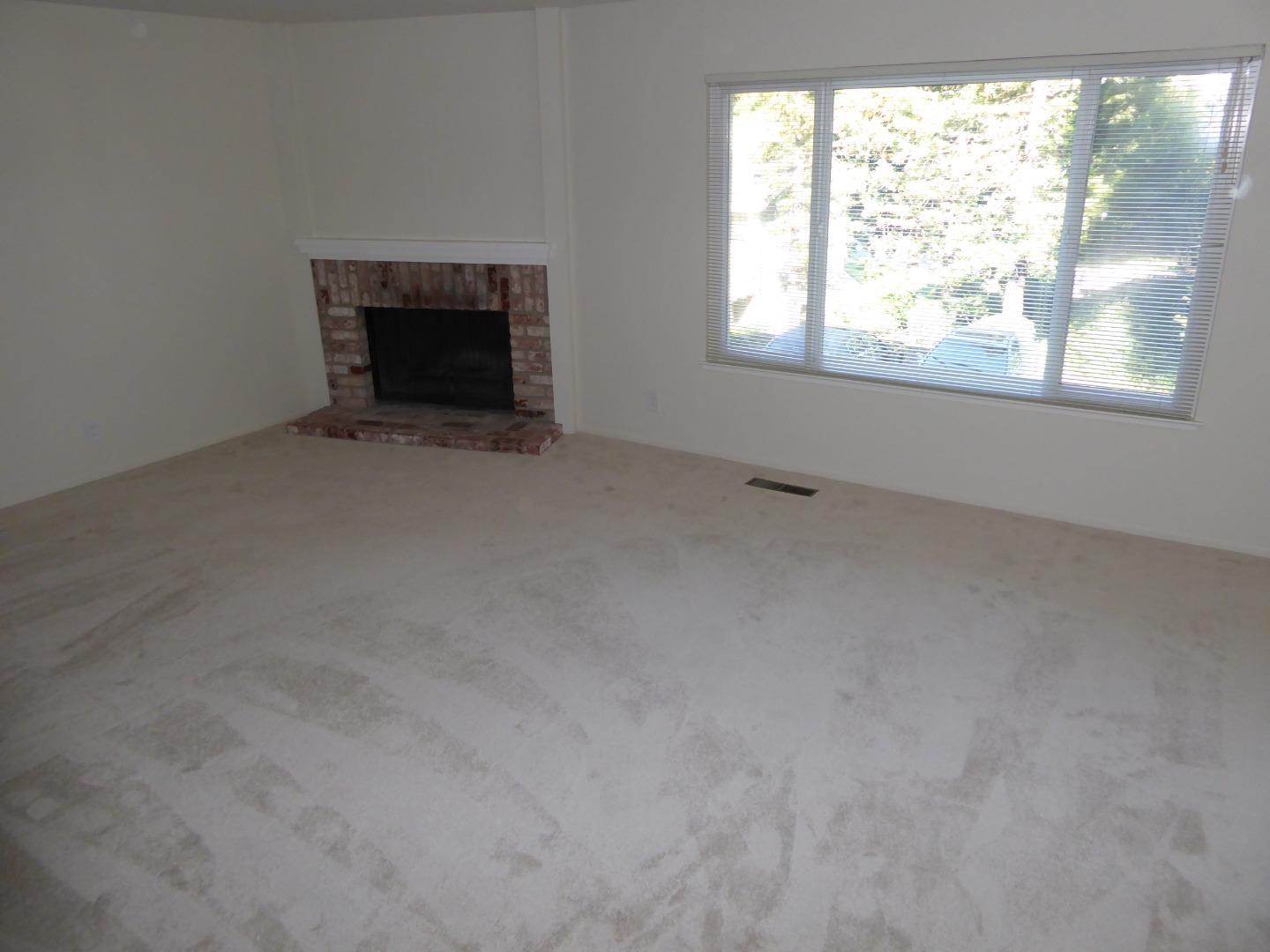 Detail Gallery Image 3 of 23 For 34 Havenridge Ct, San Mateo,  CA 94402 - 3 Beds | 2/1 Baths